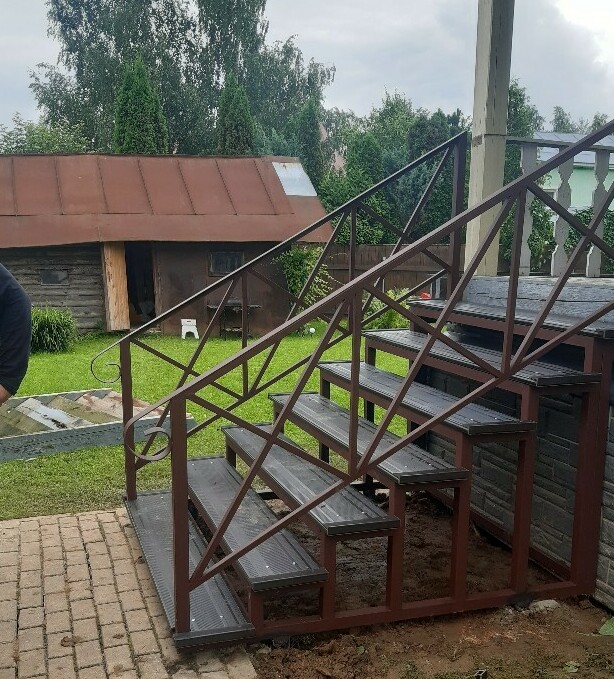 Уличная лестница на крыльцо 