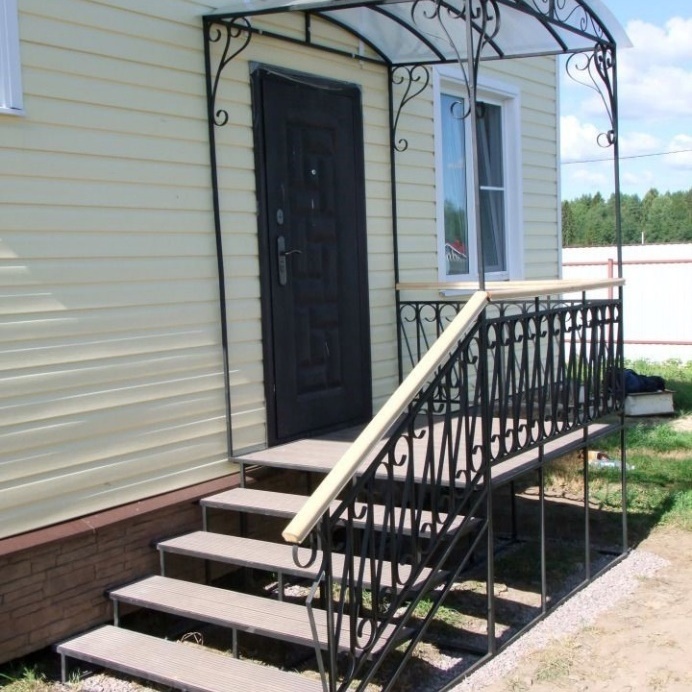 крыльцо с навесом. крыльцо с навесом