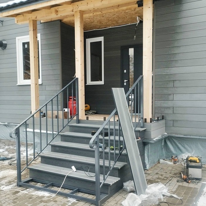 крыльцо из металла и дпк крыльцо из металла